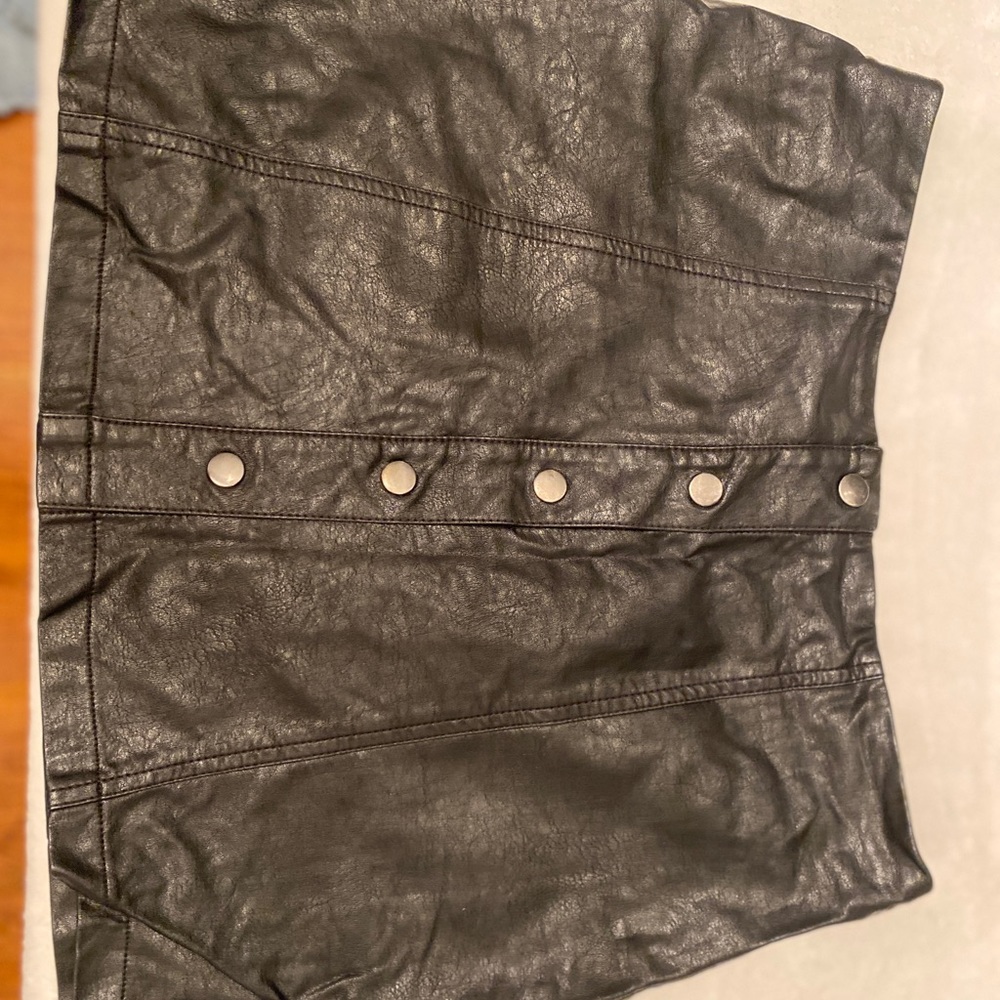 Leather skirt. Forever 21
